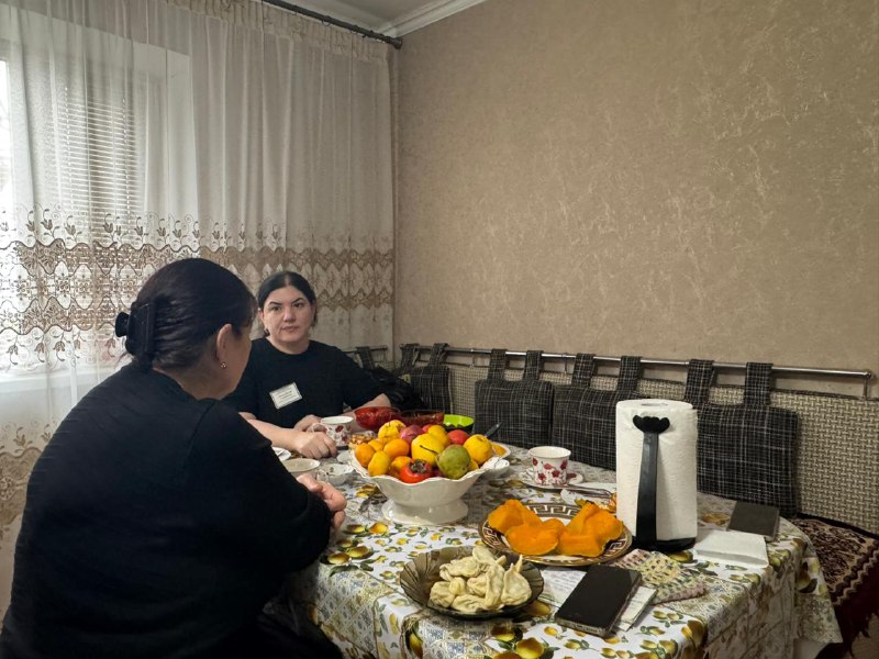 Специалисты по социальной работе Бибулатова Марьям и Алиева Раисат совместно с психологом Центра Абдуллаевой Пахай организовали мероприятие, посвященное Дню инвалидов.
