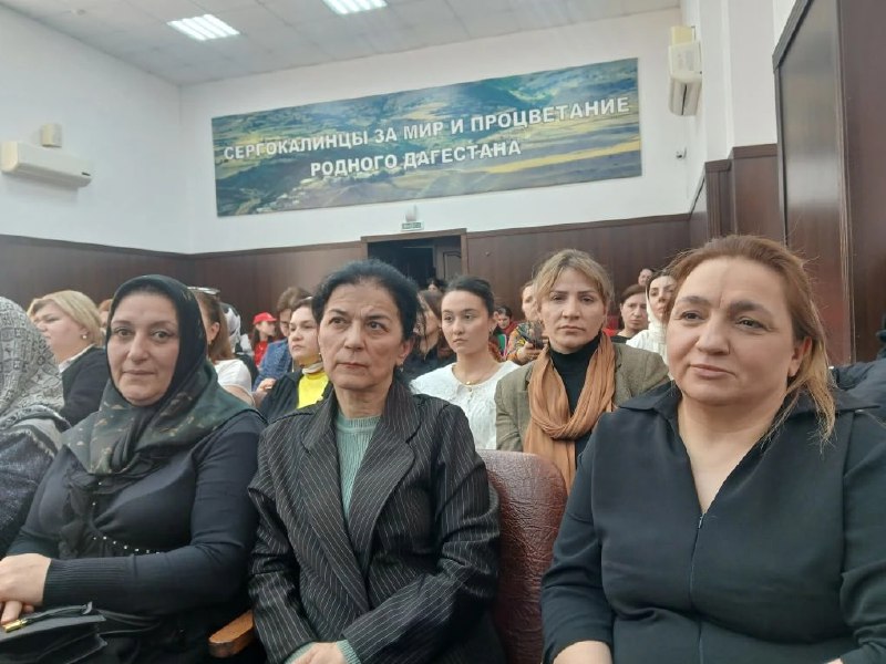 Работники Центра социального обслуживания населения Сергокалы приняли участие в мероприятии, посвященного Дню Защитника Отечества.