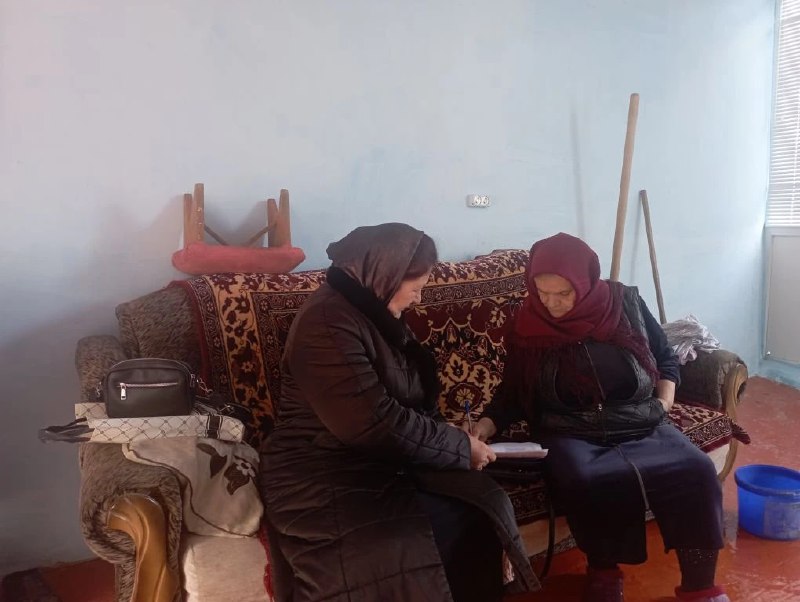 Рабочие будни специалистов центра социального обслуживания населения