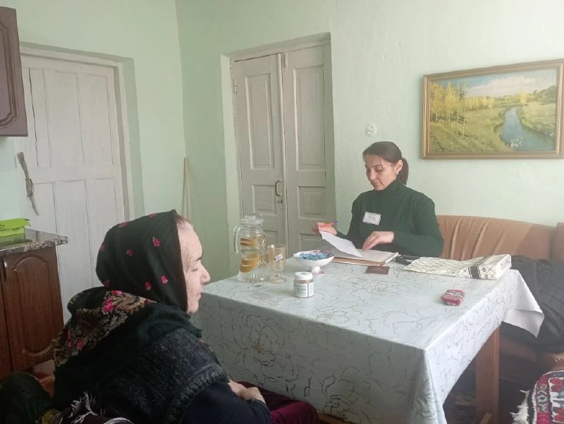 Рабочие будни специалистов центра социального обслуживания населения