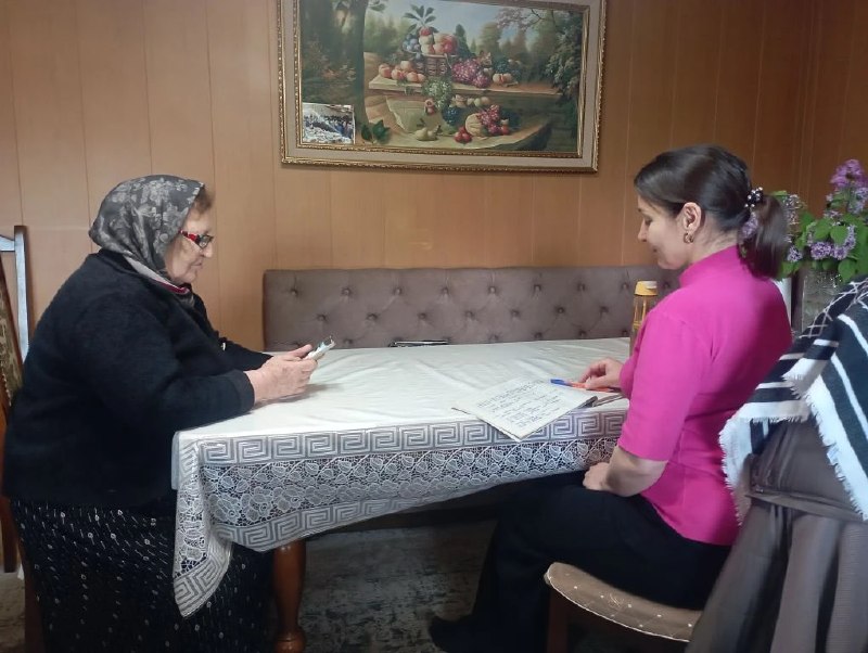 Рабочие будни специалистов центра социального обслуживания населения